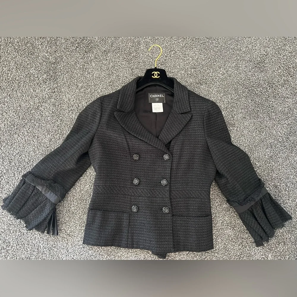 Chanel New CC Camellia Buttons Black Tweed Double Breasted Jacket size 44